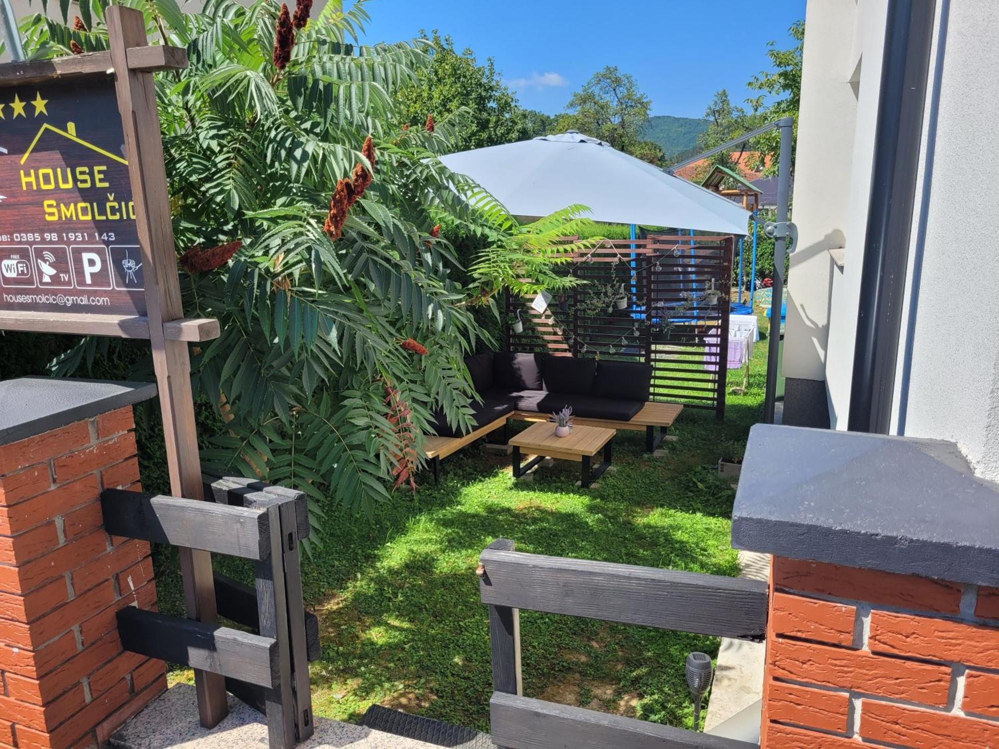 شقة House Smolcic Otočac المظهر الخارجي الصورة