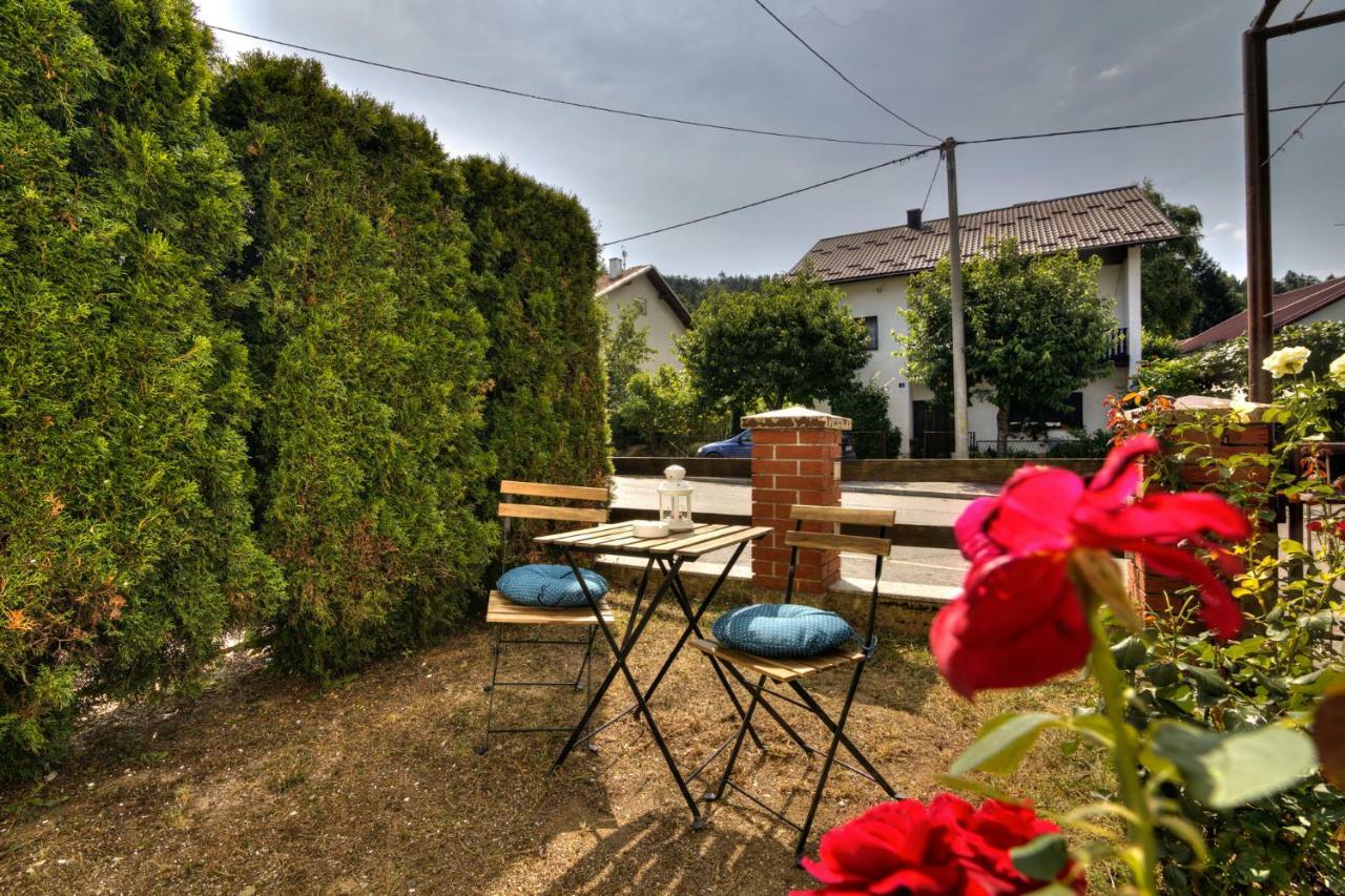 شقة House Smolcic Otočac المظهر الخارجي الصورة