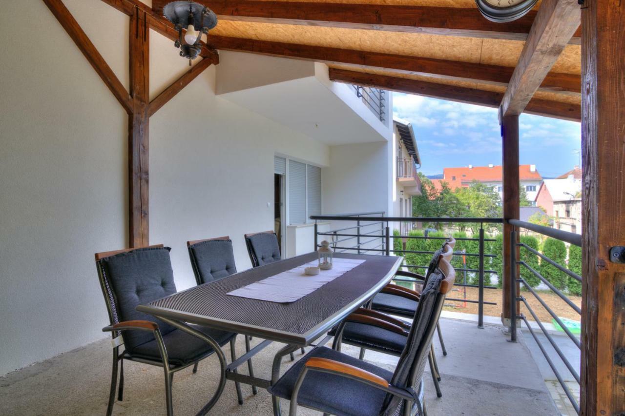 شقة House Smolcic Otočac المظهر الخارجي الصورة